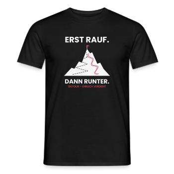 Erst rauf, dann runter | Skitour - Männer T-Shirt - Schwarz - Vorne - AI Model Male 178 light (178cm)