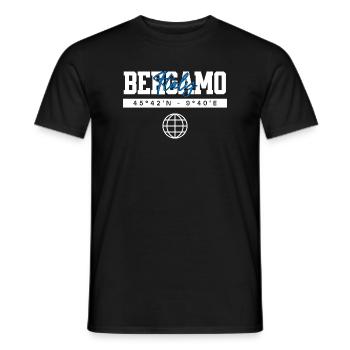 Bergamo Italien Koordinaten Reise Souvenir - Männer T-Shirt - Schwarz - Vorne - AI Model Male 178 light (178cm)