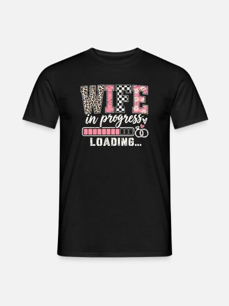 WIFE in progress Loading - Männer T-Shirt - Schwarz