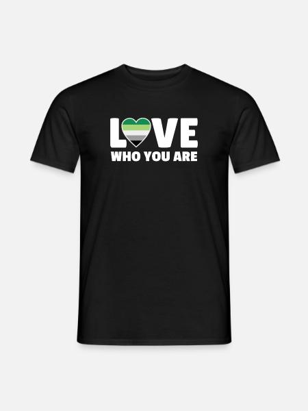 Love who you are - Men's T-Shirt - black