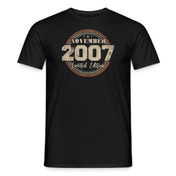 Cadeau D'anniversaire, Vintage Né En Novembre 2007 - T-shirt homme - noir - Devant - AI Model Male 178 light (178cm)