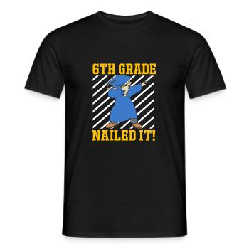 6. Klasse - Männer T-Shirt - Schwarz - Vorne - AI Model Male 178 light (178cm)