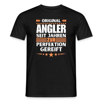 Zur Perfektion gereifter Angler - Männer T-Shirt - Schwarz - Vorne - AI Model Male 178 light (178cm)
