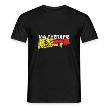 Le vélo est ma thérapie. Graphisme de motard - T-shirt homme - noir - Devant - AI Model Male 178 light (178cm)