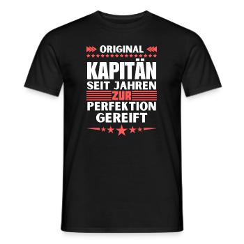 Captain matured to perfection - Men's T-Shirt - black - Front - AI Model Male 178 light (178cm)