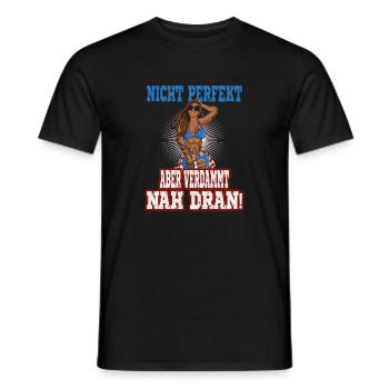 Sommerstil Nicht Perfekt Aber Verdammt Nah Dran - Männer T-Shirt - Schwarz - Vorne - AI Model Male 178 light (178cm)