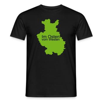 Im Osten vom Westen Ostern Ostergeschenk - Männer T-Shirt - Schwarz - Vorne - AI Model Male 178 light (178cm)