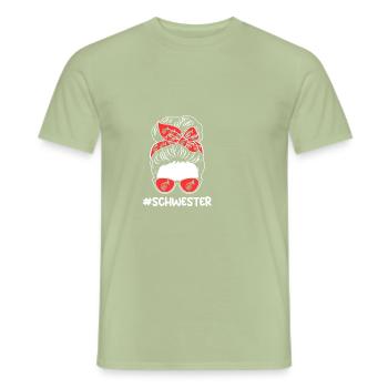 Hornist Schwester Waldhorn - Männer T-Shirt - Sage - Vorne - AI Model Male 178 light (178cm)