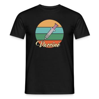 Geimpft - Männer T-Shirt - Schwarz - Vorne - AI Model Male 178 light (178cm)