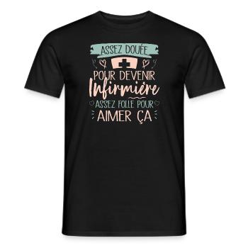 Assez douée pour devenir infirmière cadeau - T-shirt homme - noir - Devant - AI Model Male 178 light (178cm)