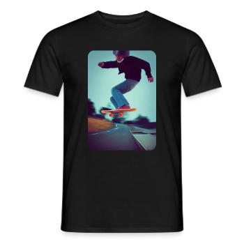 Skateboarder in Action #092 Design by SkateWorm84 - Männer T-Shirt - Schwarz - Vorne - AI Model Male 178 light (178cm)