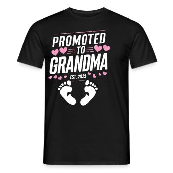 Befördert zur Oma Est 2025 Baby-Ankündigung - Männer T-Shirt - Schwarz - Vorne - AI Model Male 178 light (178cm)
