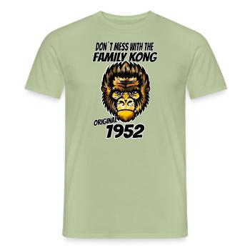 Geburtsjahr 1952 Familie Patriarch Geburtstag - Männer T-Shirt - Sage - Vorne - AI Model Male 178 light (178cm)