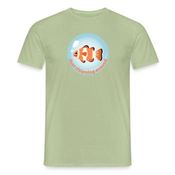 Nur herumalbern - Männer T-Shirt - Sage - Vorne - AI Model Male 178 light (178cm)