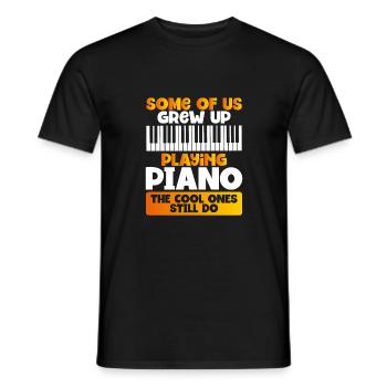 Klavier Spielend Aufgewachsen - Männer T-Shirt - Schwarz - Vorne - AI Model Male 178 light (178cm)