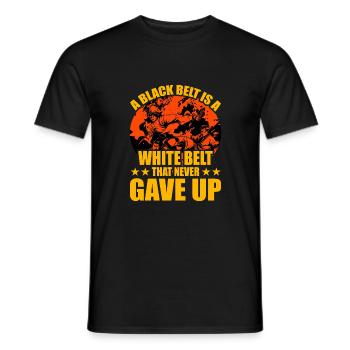 Ein Black Belt ist ein White Belt, der nie aufgegeben hat - Männer T-Shirt - Schwarz - Vorne - AI Model Male 178 light (178cm)