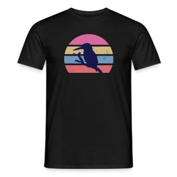 Kingfisher Vintage Design - Männer T-Shirt - Schwarz - Vorne - AI Model Male 178 light (178cm)