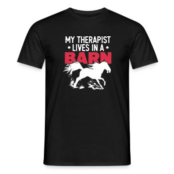 Mon thérapeute vit dans une grange - T-shirt homme - noir - Devant - AI Model Male 178 light (178cm)