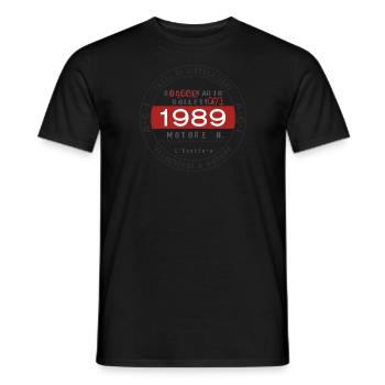 Italienische Plakette mit Geburtsjahr 1989 - Männer T-Shirt - Schwarz - Vorne - AI Model Male 178 light (178cm)