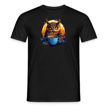 Le hibou grand-duc devant sa tasse de café - T-shirt homme - noir - Devant - AI Model Male 178 light (178cm)