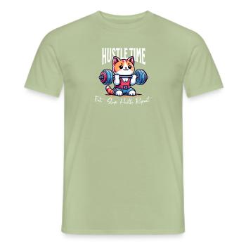 Fitness Cat : Hustle Time - Chemise de motivation - T-shirt homme - vert sauge - Devant - AI Model Male 178 light (178cm)