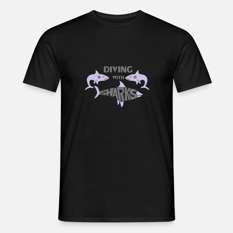 Diving with Sharks - Männer T-Shirt - Schwarz
