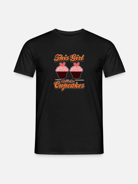 Schönes Cupcake/ Muffin Shirt "This girl runs on c - Männer T-Shirt - Schwarz