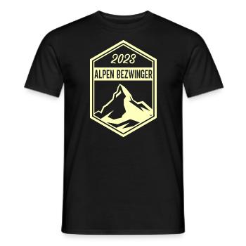 Alpenbezwinger 2023 Alpenüberquerung Finisher - Männer T-Shirt - Schwarz - Vorne - AI Model Male 178 light (178cm)