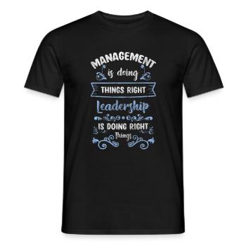 büro angestellter - Männer T-Shirt - Schwarz - Vorne - AI Model Male 178 light (178cm)