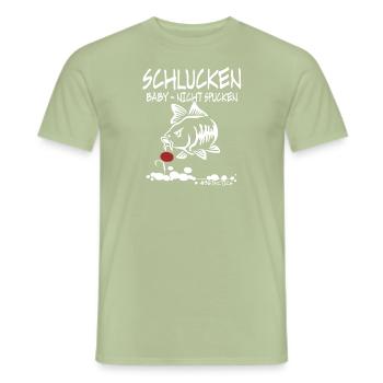 SCHLUCKEN BABY NICHT SPUCKEN - KARPFEN ANGLER - Männer T-Shirt - Sage - Vorne - AI Model Male 178 light (178cm)