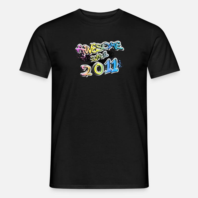 Awesome since 2011 - Männer T-Shirt - Schwarz