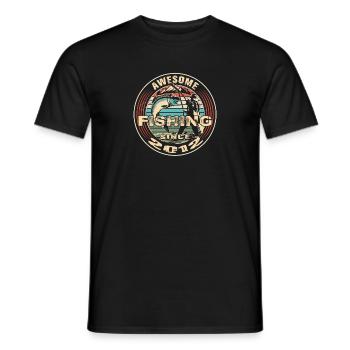 Awesome since 2012. Angel, Angler's Birthday - Men's T-Shirt - black - Front - AI Model Male 178 light (178cm)