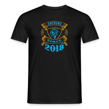 Awesome since 2018. Angel, Angler Geburtstag - Männer T-Shirt - Schwarz - Vorne - AI Model Male 178 light (178cm)