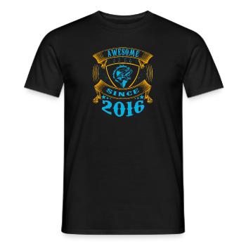 Awesome since 2016. Angel, Angler Geburtstag - Männer T-Shirt - Schwarz - Vorne - AI Model Male 178 light (178cm)