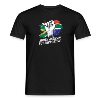 Not South African But Supportive South Africa - Männer T-Shirt - Schwarz - Vorne - AI Model Male 178 light (178cm)