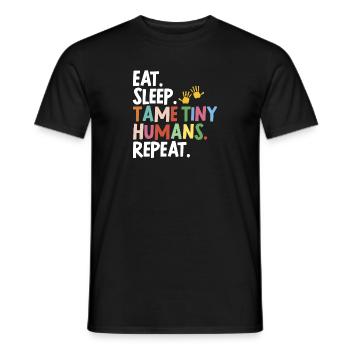 Éducateur d’enseignants en garderie - T-shirt homme - noir - Devant - AI Model Male 178 light (178cm)