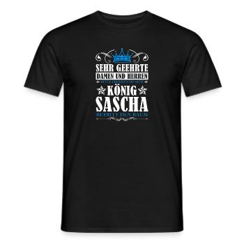 Sascha Namensshirt mit lustigem König Spruch - Männer T-Shirt - Schwarz - Vorne - AI Model Male 178 light (178cm)