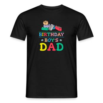 Le père d’un garçon d’anniversaire construit des blocs de construction - T-shirt homme - noir - Devant - AI Model Male 178 light (178cm)