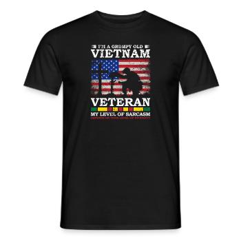 Ne sous-estimez jamais un vieil homme qui est aussi - T-shirt homme - noir - Devant - AI Model Male 178 light (178cm)