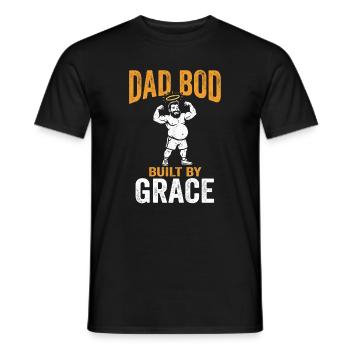 Dad Bod Built By Grace Jesus Christlicher Papa - Männer T-Shirt - Schwarz - Vorne - AI Model Male 178 light (178cm)