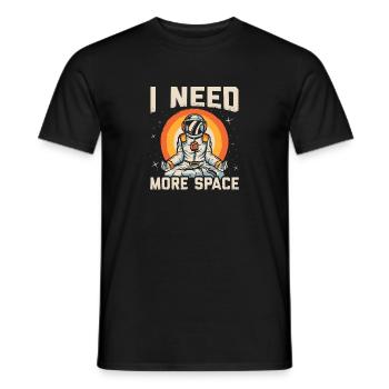 I Need More Space Funny Planet Outer Space - Männer T-Shirt - Schwarz - Vorne - AI Model Male 178 light (178cm)