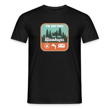 I'm Just Here For the Hookups RV Camping - Männer T-Shirt - Schwarz - Vorne - AI Model Male 178 light (178cm)