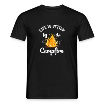 La vie est meilleure à la chemise de camping scout Campfire - T-shirt homme - noir - Devant - AI Model Male 178 light (178cm)