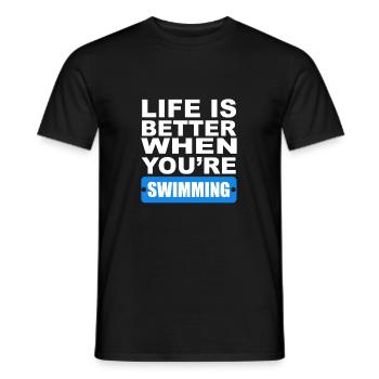La vie est meilleure quand tu nages! - Cadeau - T-shirt homme - noir - Devant - AI Model Male 178 light (178cm)
