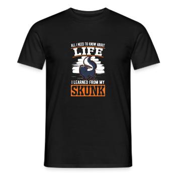 Skunk Spruch Stinktier - Männer T-Shirt - Schwarz - Vorne - AI Model Male 178 light (178cm)