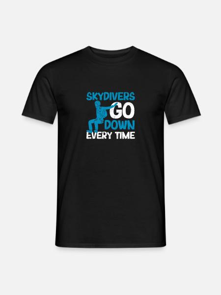 Skydivers Parachutists go every year - Men's T-Shirt - black