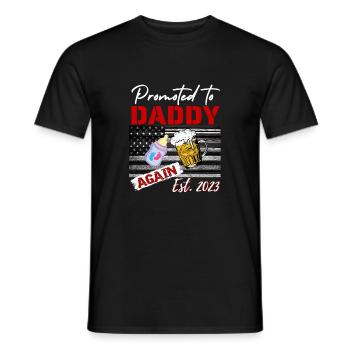 Promoted to Daddy Again 2023 Gender Reveal Beer - Männer T-Shirt - Schwarz - Vorne - AI Model Male 178 light (178cm)