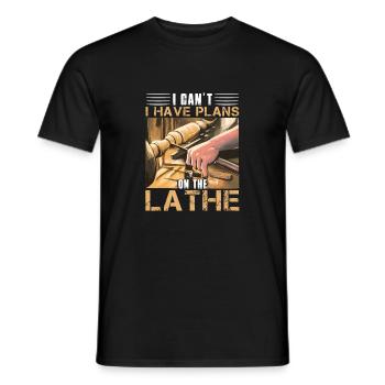 Drechseln. Du hast Pläne an der Drechselbank. - Männer T-Shirt - Schwarz - Vorne - AI Model Male 178 light (178cm)