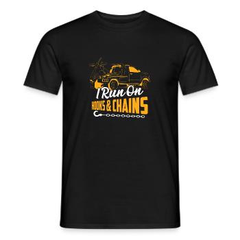 Je cours sur crochets et chaînes camionnage conducteur de dépanneuse - T-shirt homme - noir - Devant - AI Model Male 178 light (178cm)