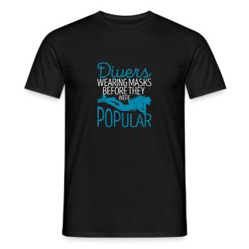 Taucher, die Masken trugen, bevor sie populär - Männer T-Shirt - Schwarz - Vorne - AI Model Male 178 light (178cm)
